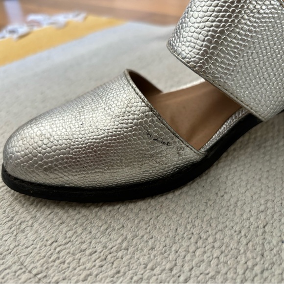 Deena & Ozzy Cut-Out Buckle Silver Boot (Urban Outfitters) - Picture 5 of 6